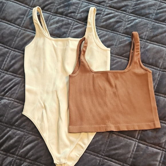 OQQ BUNDLE! 2 For 1! Cream Bodysuit & Nutmeg Crop Tank | W Sz. L | Basics - Picture 2 of 12